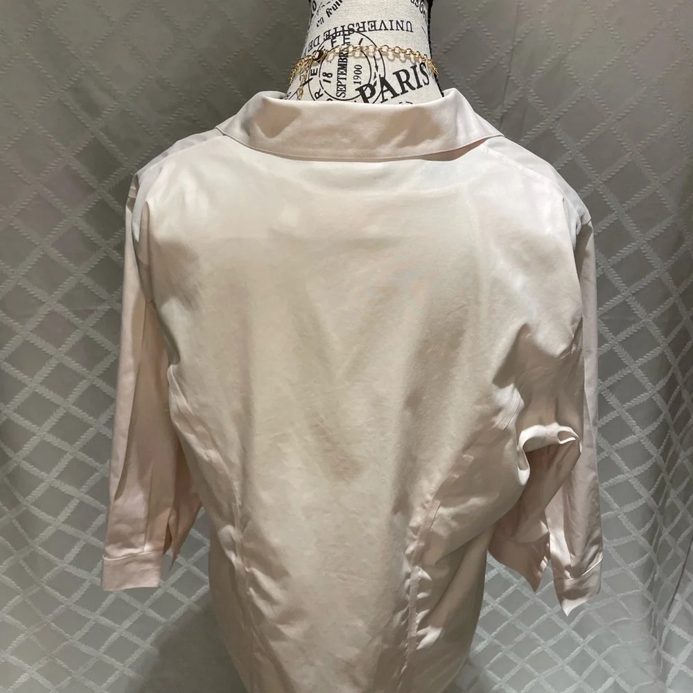 Chico’s Women's Petal Pink Button-Up 3 Quarter Sleeve Shirt Size 2 - Picture 3 of 11